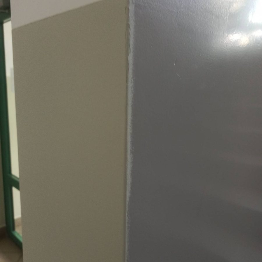 Porównanie starej farby po prawej z nową po lewej