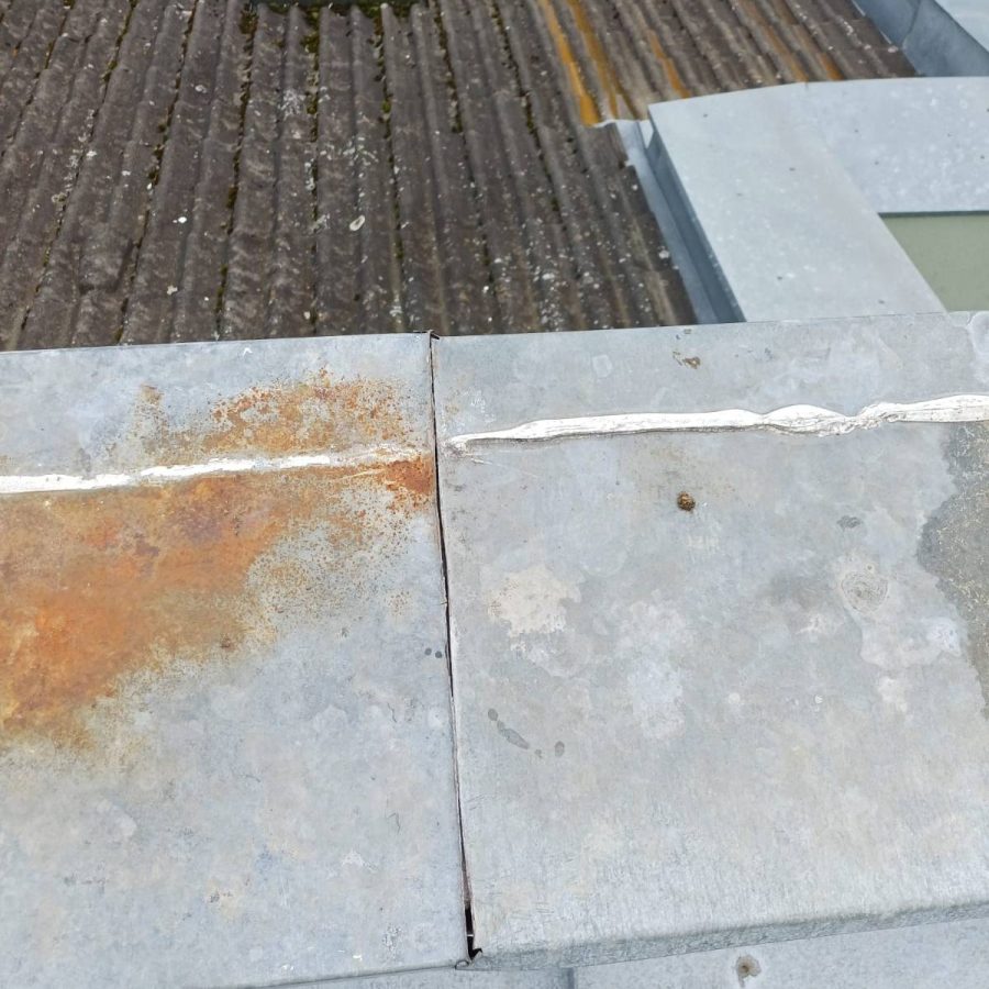 Rdzawe opierzenie, nieszczelność na złączeniu