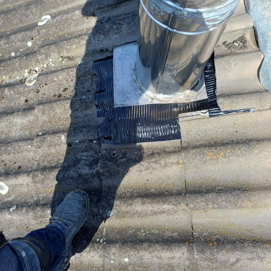 Uszczelnienie u podstaw nakładki dachowej