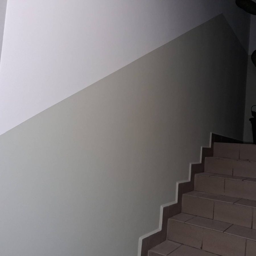 Odmalowana lewa strona od schodów